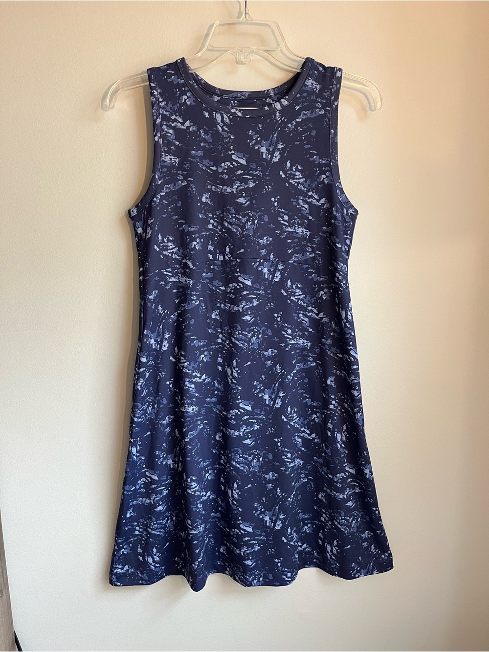 COLUMBIA PFG Freezer Tank Sleeveless Athletic Dress in Nocturnal Winding Waters